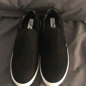 Steven maddens slip on sneakers. New.